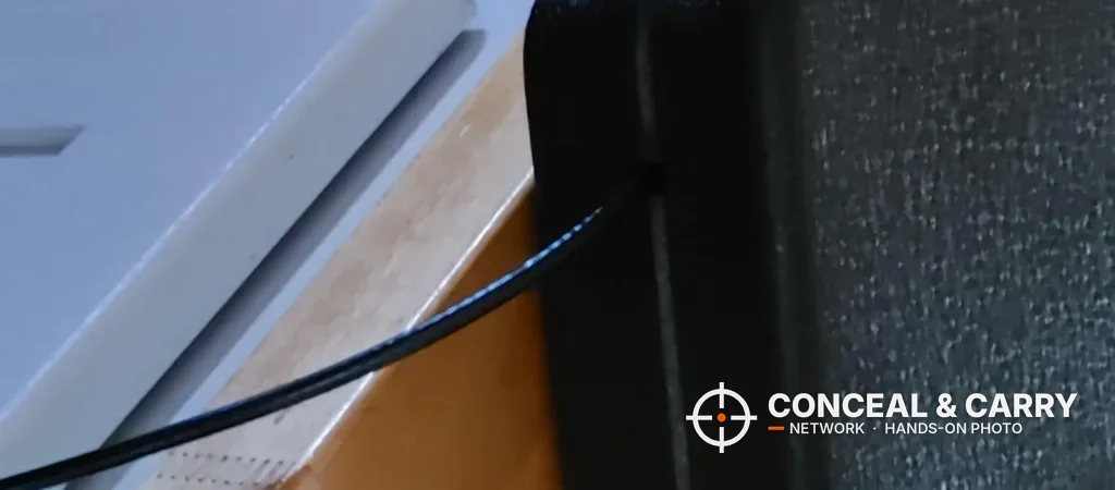 Steel cable running out from the edge of the closed FSDC case