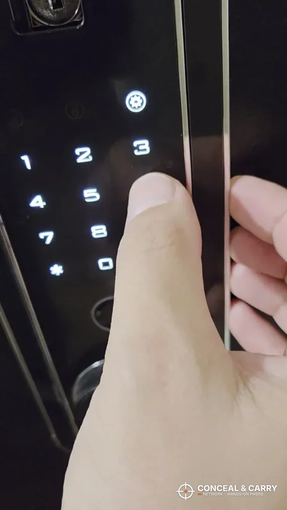 Backlit number keypad on the KAER 13-16 gun safe