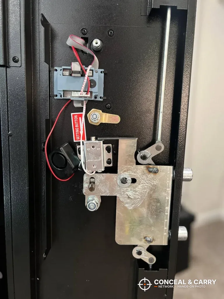 Lock mechanism and wiring behind the KAER 3-5 gun fingerprint safe inner door panel