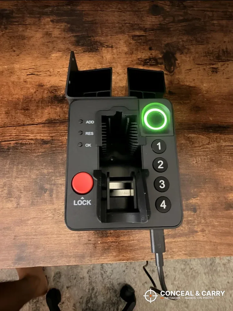 ONNAIS open-design safe with the fingerprint reader ring lit green